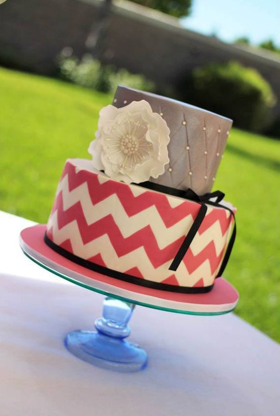 普通じゃつまらない！こわだりの模様がとっても素敵なウェディングケーキをあつめました♡にて紹介している画像