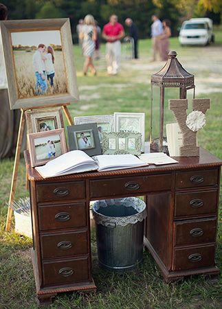 Elevated Wedding Coordination with a Vintage Dresser Inspired by Overseas Weddings ♡にて紹介している画像