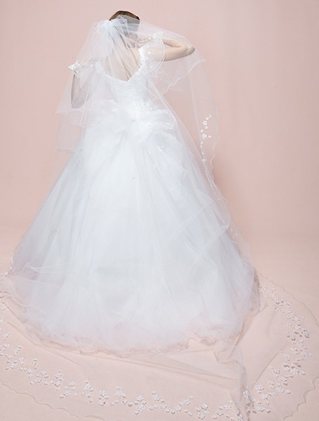 Just Like a Flower Field ♡ Adorably Beautiful 'YUMI KATSURA' 2016 Spring New Dress Catalog*にて紹介している画像