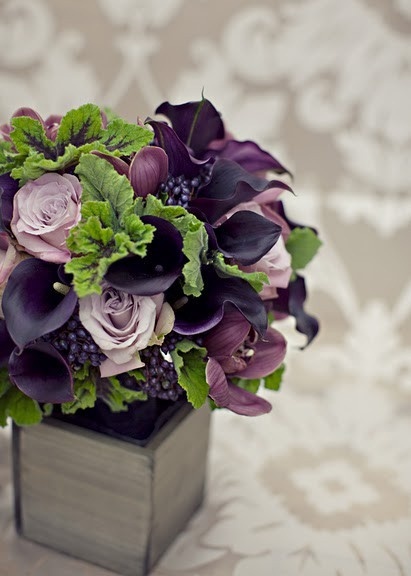 Sophisticated and Elegant: "Purple Rose" Bouquet Collection ♡にて紹介している画像