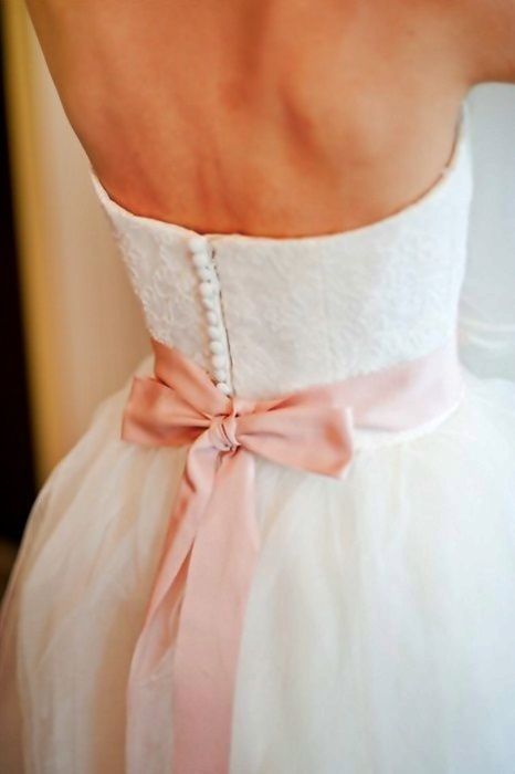 International Style: Add a Touch of Flair to Your Dress with Your Favorite Sash Belt!にて紹介している画像