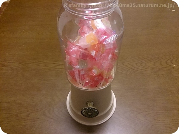 Easy DIY with 100 YEN Store Materials: How to Make Adorable and Versatile 'Candy Pots'♡にて紹介している画像