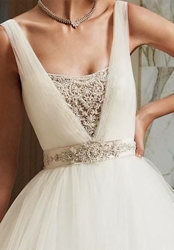 International Style: Add a Touch of Flair to Your Dress with Your Favorite Sash Belt!にて紹介している画像