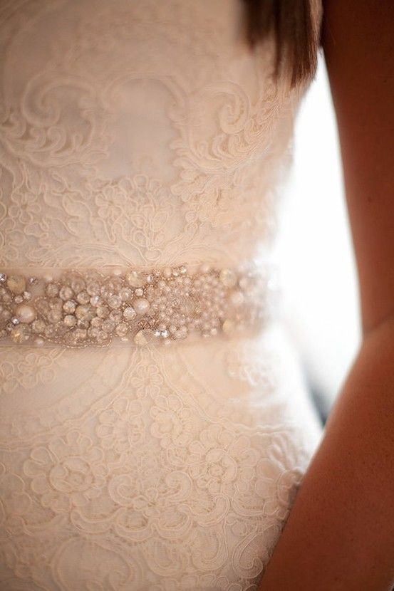 International Style: Add a Touch of Flair to Your Dress with Your Favorite Sash Belt!にて紹介している画像