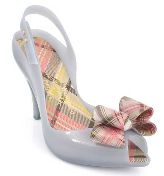Last Summer’s Arrival in Japan! Falling in Love with Vivienne Westwood’s Dresses and Shoes ♡にて紹介している画像