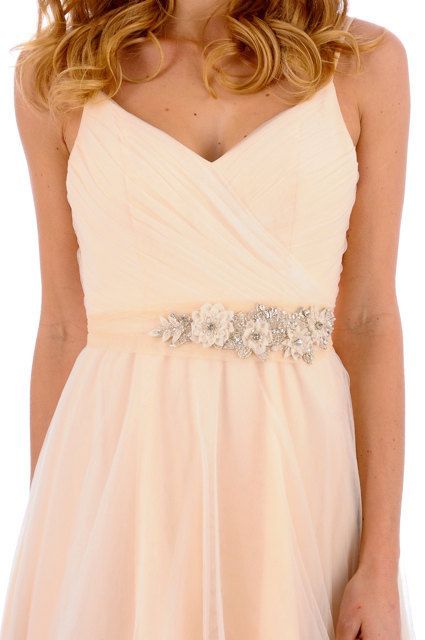 International Style: Add a Touch of Flair to Your Dress with Your Favorite Sash Belt!にて紹介している画像