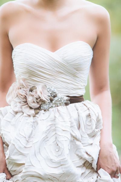 International Style: Add a Touch of Flair to Your Dress with Your Favorite Sash Belt!にて紹介している画像