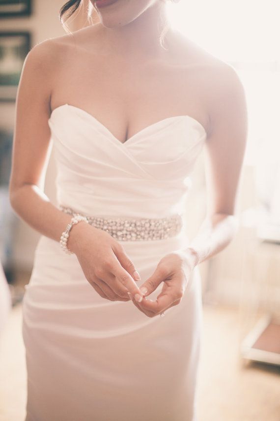 International Style: Add a Touch of Flair to Your Dress with Your Favorite Sash Belt!にて紹介している画像