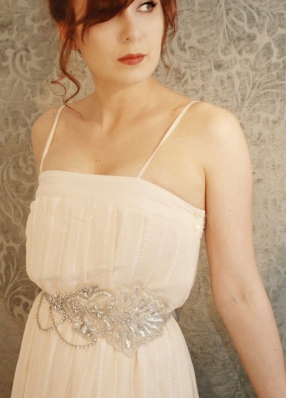 International Style: Add a Touch of Flair to Your Dress with Your Favorite Sash Belt!にて紹介している画像