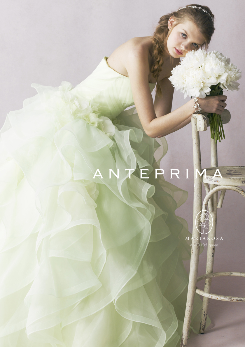 "Antipast's Latest Collection: Discover the Enchanting Dresses that Make Every Woman Shine♡ Check Out the New Collection!"にて紹介している画像