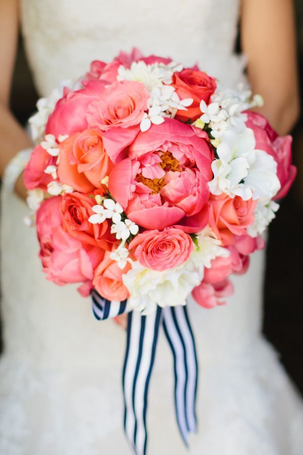 A Colorful Collection of Magnificent Peony Bouquets! ♡にて紹介している画像