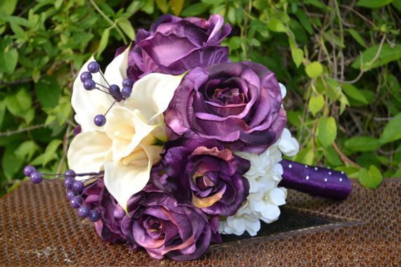 Sophisticated and Elegant: "Purple Rose" Bouquet Collection ♡にて紹介している画像