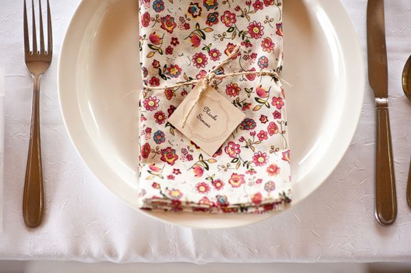 ビンテージ風の柄がロマンティック♡テーブルが華やぐナプキンcollectionにて紹介している画像