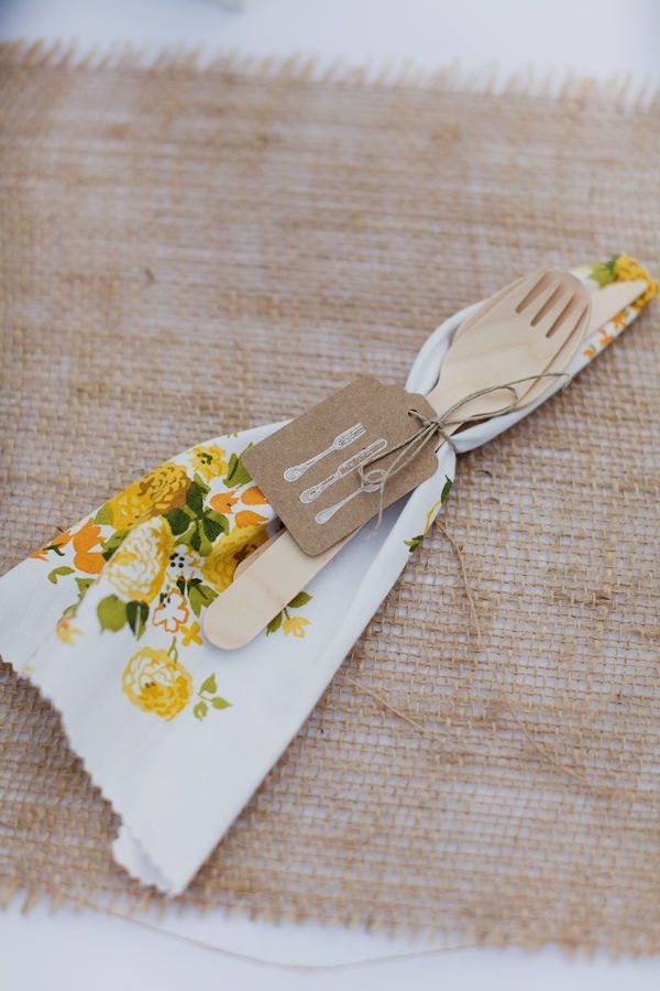 ビンテージ風の柄がロマンティック♡テーブルが華やぐナプキンcollectionにて紹介している画像