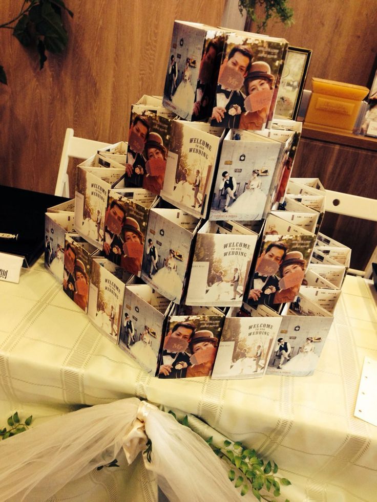 "Stylish Ways to Showcase Romantic Photos of the Newlyweds in the Welcome Space♡"にて紹介している画像