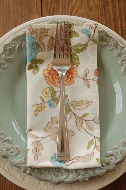 ビンテージ風の柄がロマンティック♡テーブルが華やぐナプキンcollectionにて紹介している画像