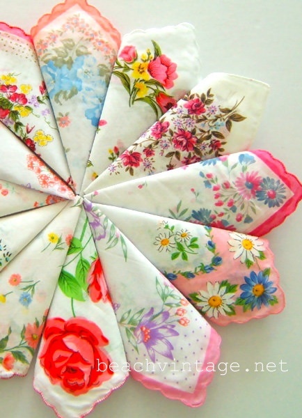 ビンテージ風の柄がロマンティック♡テーブルが華やぐナプキンcollectionにて紹介している画像