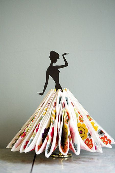 ビンテージ風の柄がロマンティック♡テーブルが華やぐナプキンcollectionにて紹介している画像