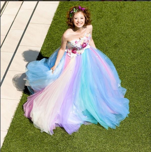 Difficult to Reserve, Everyone's Dream! A Special Feature on the Highly Popular Rainbow Dresses from 'THE HANY'♡にて紹介している画像
