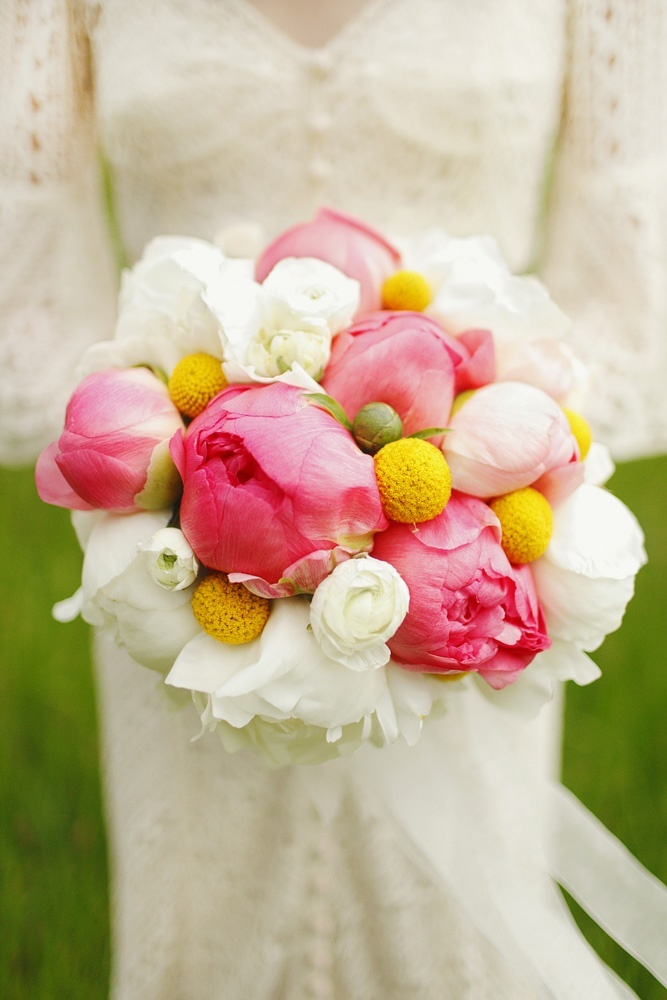 A Colorful Collection of Magnificent Peony Bouquets! ♡にて紹介している画像