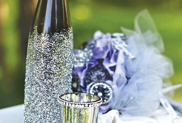 Sparkling Glitter Table Decor Ideas✨にて紹介している画像