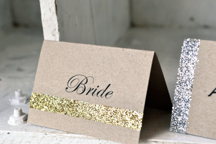 Sparkling Glitter Table Decor Ideas✨にて紹介している画像