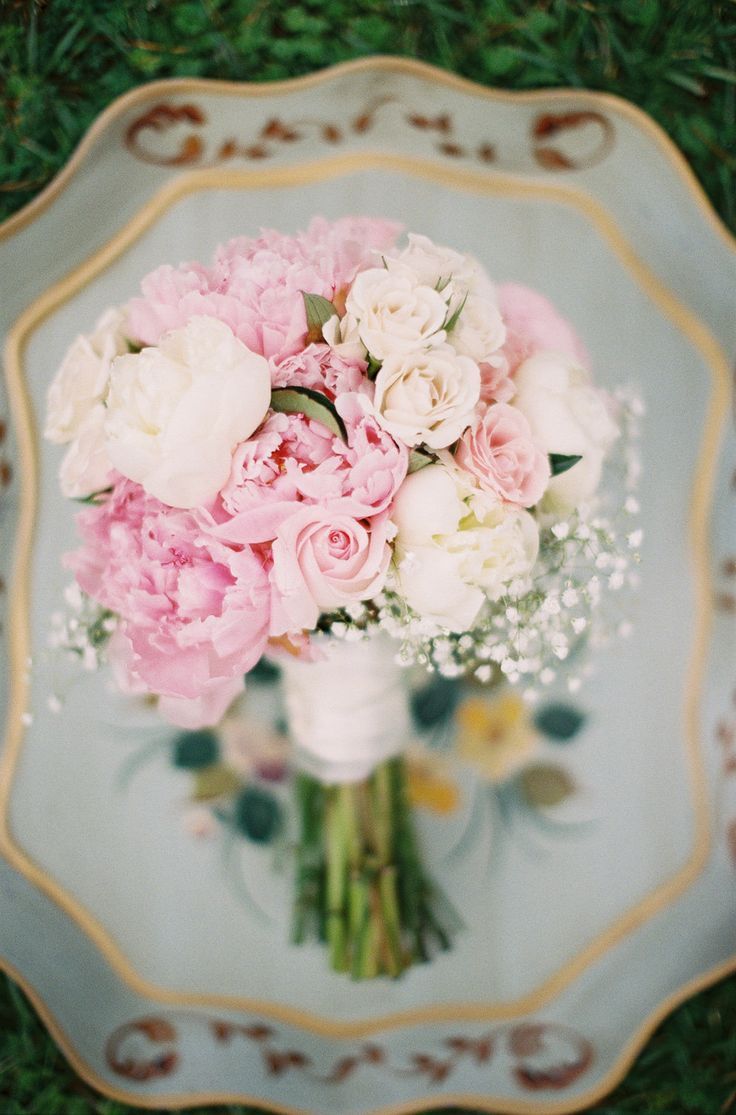 A Colorful Collection of Magnificent Peony Bouquets! ♡にて紹介している画像