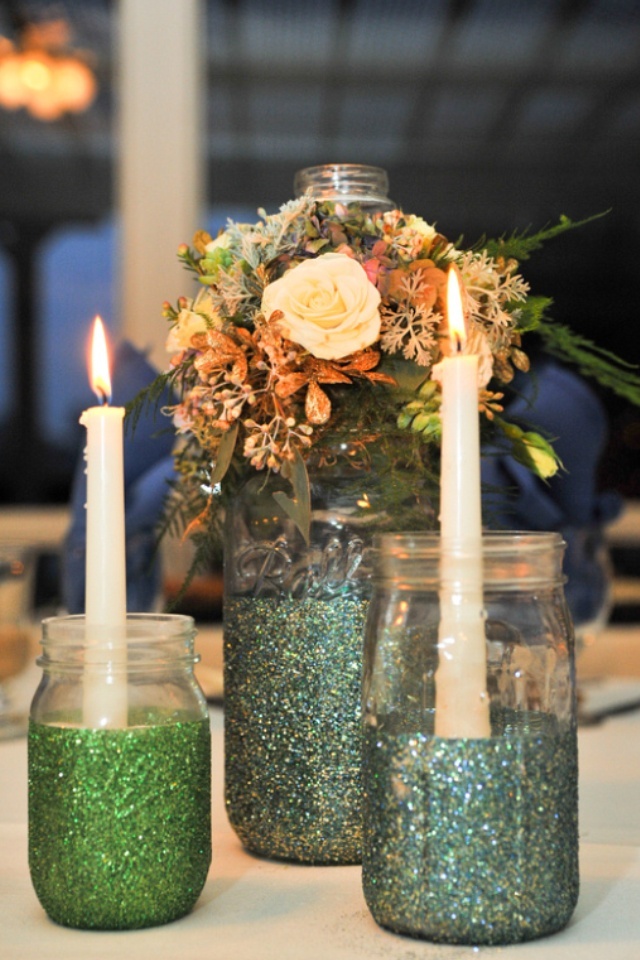 Sparkling Glitter Table Decor Ideas✨にて紹介している画像