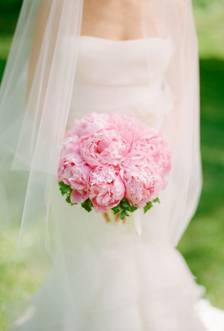 A Colorful Collection of Magnificent Peony Bouquets! ♡にて紹介している画像