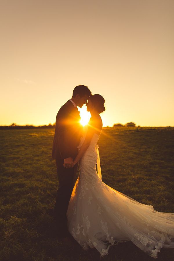 Harnessing Natural Light: A Comprehensive Guide to "Light Photography" for Your Pre-Wedding Shoot ♩にて紹介している画像
