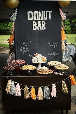 What Kind of Bar Would You Create for Your Guests? The Ultimate Wedding Bar Championship! ♩にて紹介している画像