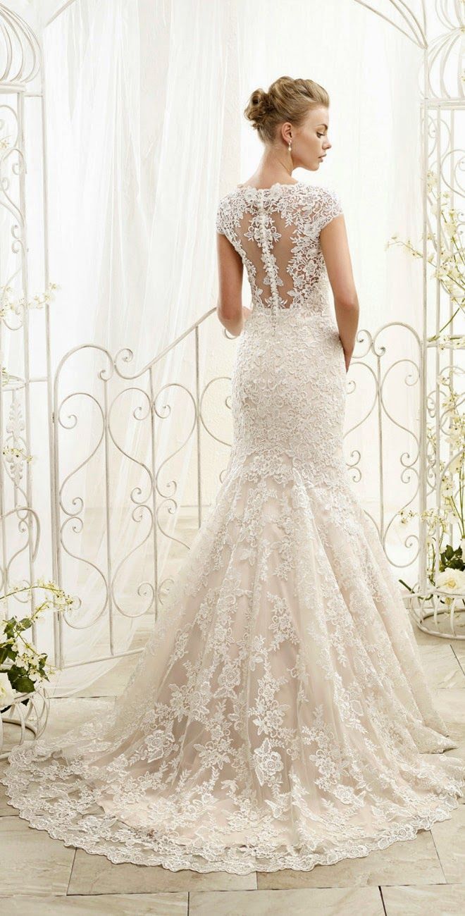 2016年はどんなドレスが流行るの？♡流行に敏感なプレ花嫁さんの為の《ドレストレンド》まとめ♡にて紹介している画像