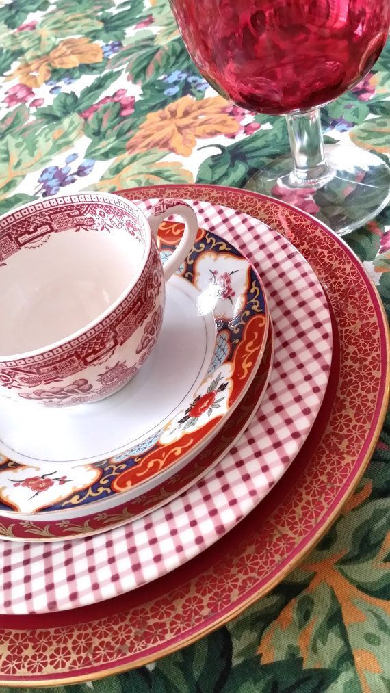 Shine with Style! Creating the Cutest Table Setting with Mismatched Dishes♡にて紹介している画像