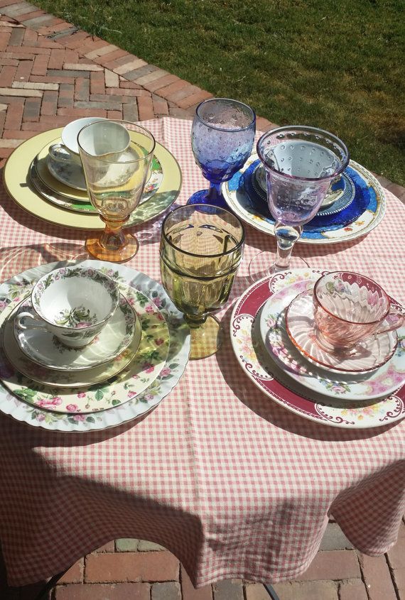 Shine with Style! Creating the Cutest Table Setting with Mismatched Dishes♡にて紹介している画像