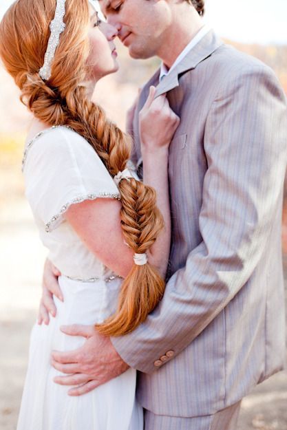 ラプンツェルの髪型にしたい！三つ編みとお花で夢をかなえるヘアアレンジ♡にて紹介している画像