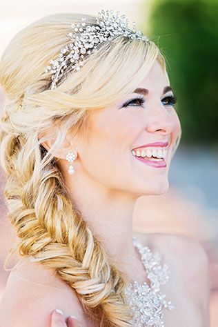 The Snow Queen ❅ 5 Key Points to Keep in Mind to Become a Bride Like Elsa from "Frozen" ♡にて紹介している画像