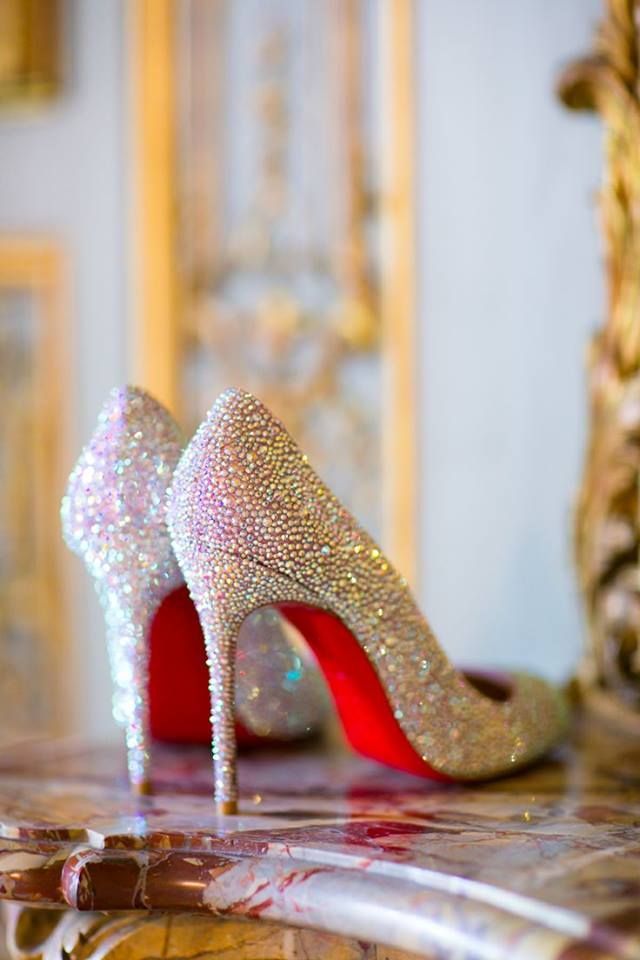 "Shoes That Transform You into a Woman" ♡ Become a Perfect Bride from Head to Toe with Louboutin Pumps ♡にて紹介している画像