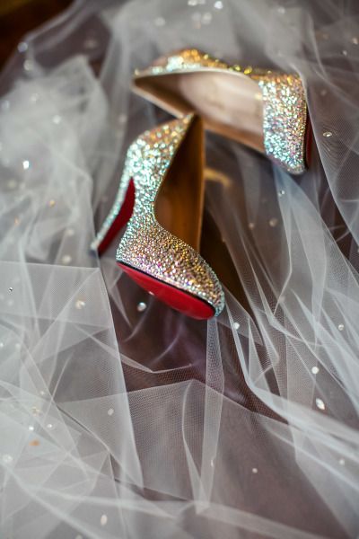"Shoes That Transform You into a Woman" ♡ Become a Perfect Bride from Head to Toe with Louboutin Pumps ♡にて紹介している画像