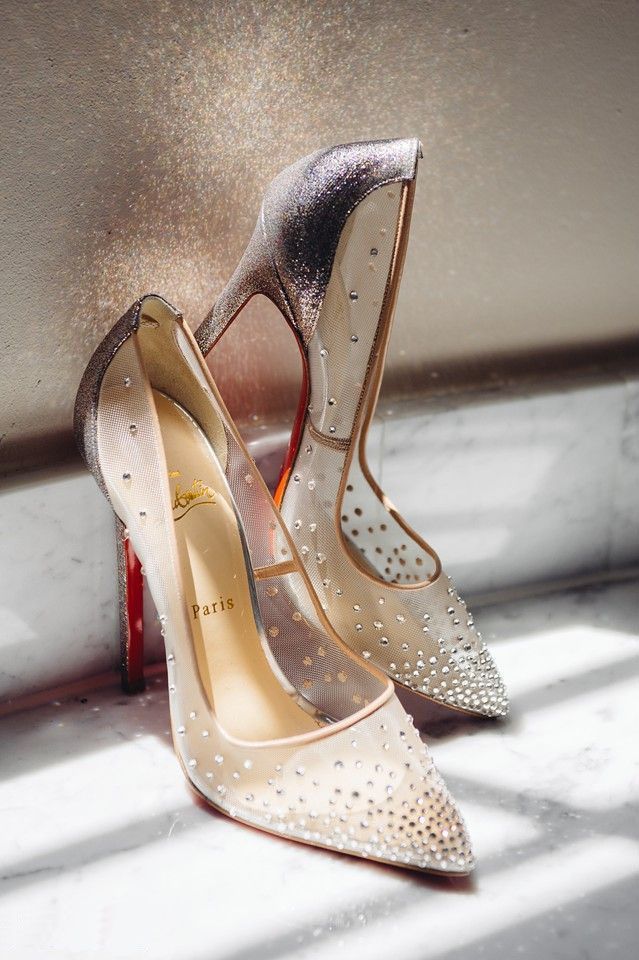 "Shoes That Transform You into a Woman" ♡ Become a Perfect Bride from Head to Toe with Louboutin Pumps ♡にて紹介している画像
