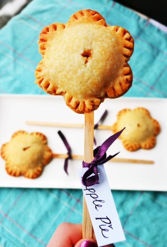 Recommended Cute and Easy Mini Pies for Your DIY Wedding Abroad!にて紹介している画像