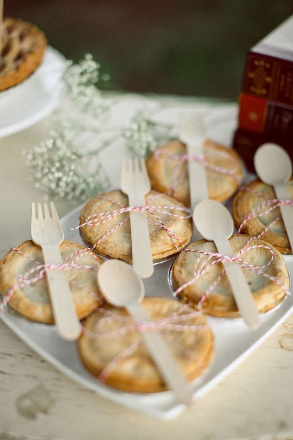 Recommended Cute and Easy Mini Pies for Your DIY Wedding Abroad!にて紹介している画像
