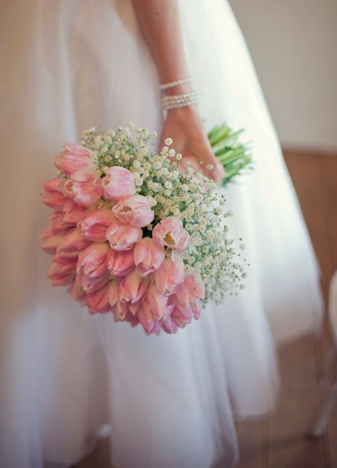 Spring is Just Around the Corner: A Complete Guide to Must-Have Items for a Floral Wedding♡にて紹介している画像