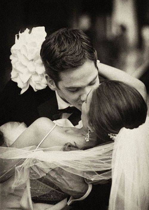 Love-filled Photos for Two: Captivating Wedding Shots that Convey Affection ♡にて紹介している画像