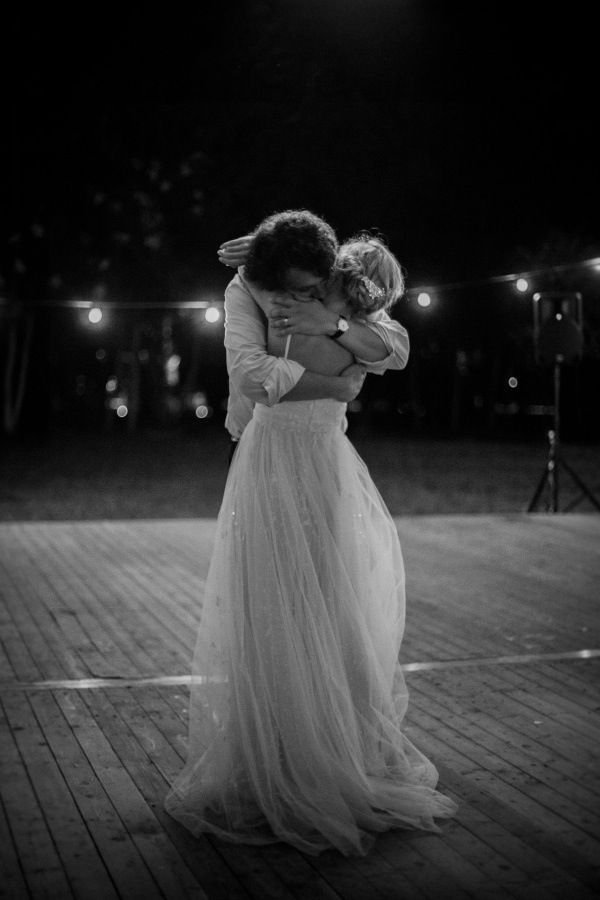 Love-filled Photos for Two: Captivating Wedding Shots that Convey Affection ♡にて紹介している画像