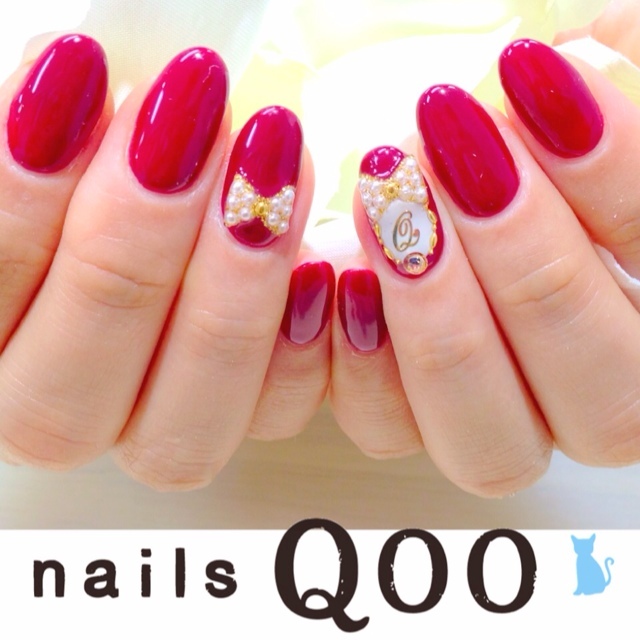 "Love-Blooming Romantic Nails: A Collection of Initial Nails Adorned with Your Names"にて紹介している画像