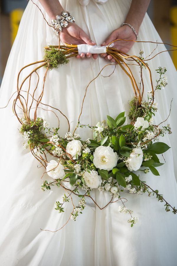 "Everlasting" Symbolized by a Round Wreath ♡ A Romantic Design Catalog of Wreath Bouquets＊にて紹介している画像