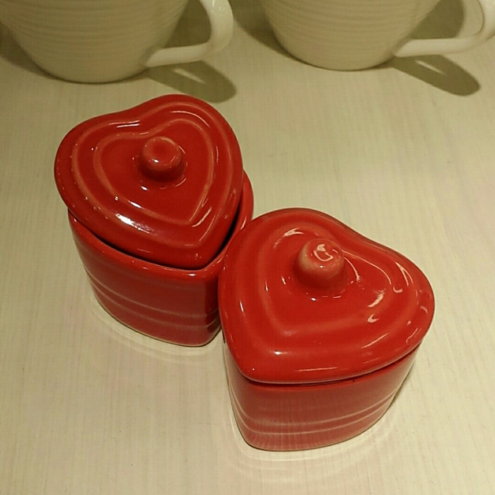Just Like Le Creuset! The Trendy 【Heart Mini Bakeware】 You Can Buy at Seria ♡にて紹介している画像