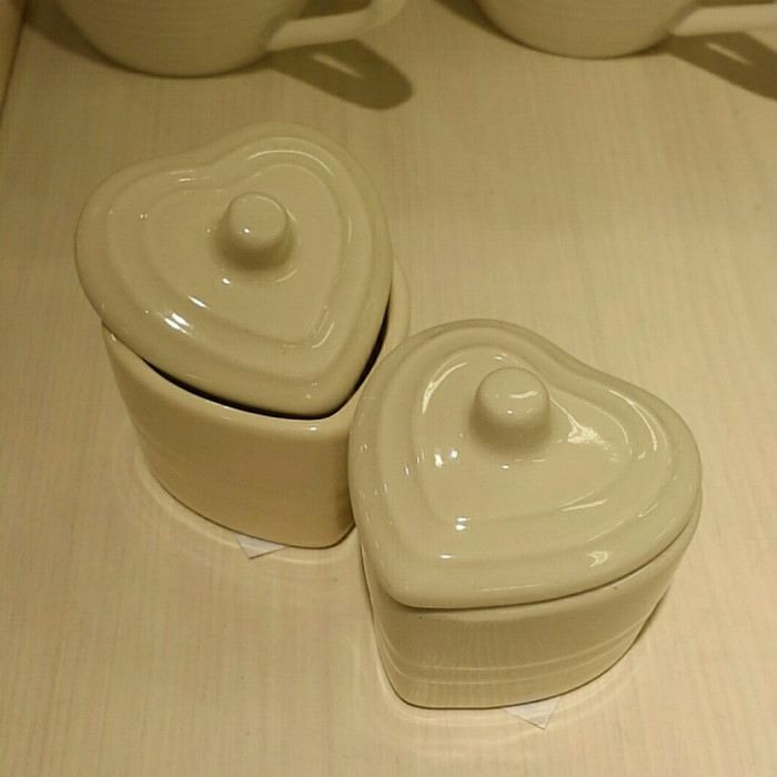 Just Like Le Creuset! The Trendy 【Heart Mini Bakeware】 You Can Buy at Seria ♡にて紹介している画像