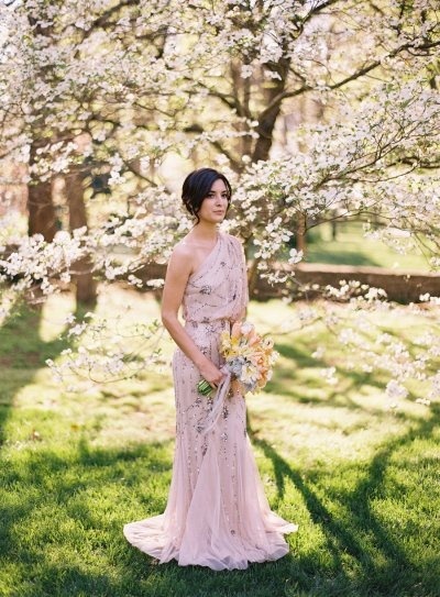 Soft and Adorable ♡ A Romantic Collection of Lilac Wedding Dressesにて紹介している画像