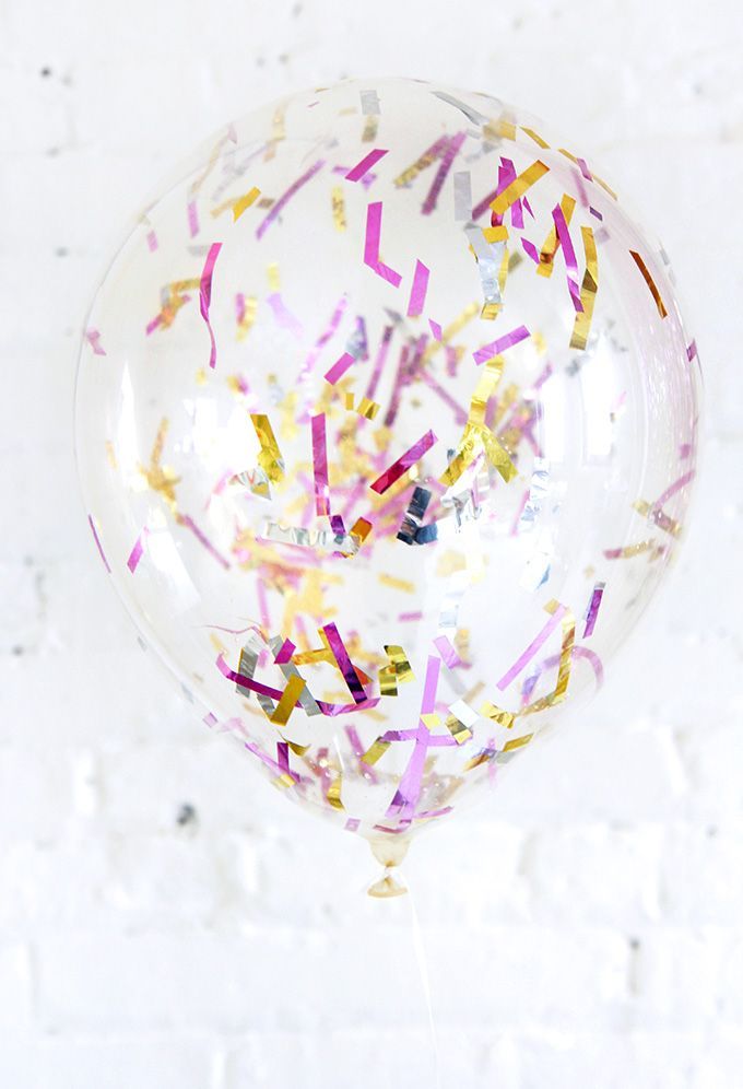 Stylishly Using Trendy Confetti Balloons at Weddings: How to Incorporate Fluffy, Fluttering Confetti for a Chic Celebration♡にて紹介している画像